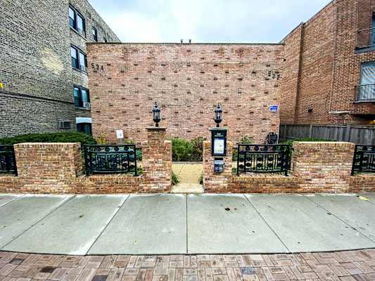 532-34 W. Grant Pl. property